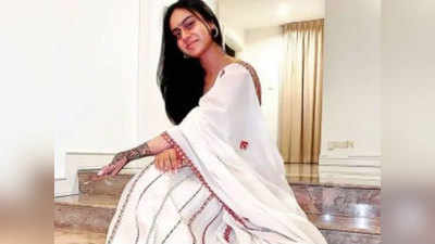 वायरल हो रही है अजय देवगन-काजोल की बेटी न्यासा की वाइट ड्रेस में तस्वीर
