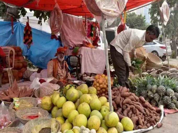 दिल्ली में हर इलाके में सज गए छठ के बाजार