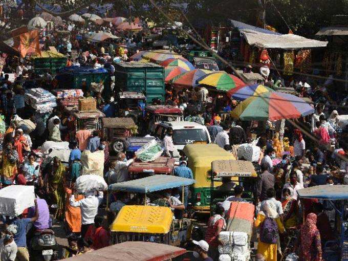 ​नियमों का उल्लंघन करने वालों पर कार्रवाई