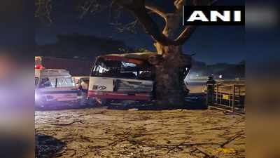 दिल्ली में पेड़ से टकराई यूपी रोडवेज की बस, 12 लोग घायल, ड्राइवर फरार