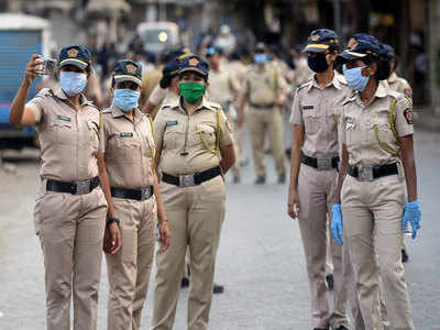 बँकांच्या स्पर्धेत पोलिसांची दिवाळी; एचडीएफसीनंतर अक्सिस बँकेनेही दिल्या वाढीव सुविधा