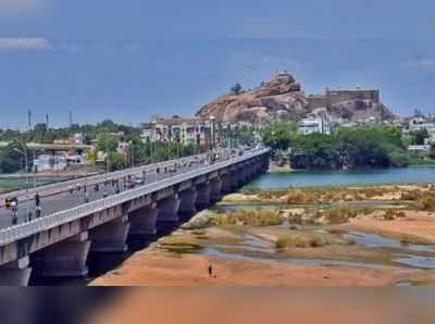 மீண்டும் ஆட்டம் காணும் காவேரி பாலம்...அச்சத்தில் பயணிகள்!