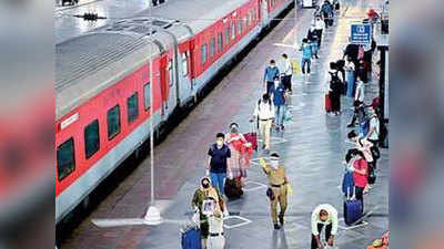कोरोना: ... तो दिल्ली के लिए महाराष्ट्र से नहीं चलेंगी ट्रेनें और फ्लाइट? महाराष्ट्र सरकार कर रही बड़ा प्लान