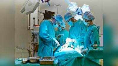 आयुर्वेद के डॉक्टरों को सर्जरी का अधिकार मिलने से भड़का IMA, कहा- मेडिकल संस्थानों में प्रवेश के लिए खुल रहा चोर दरवाजा