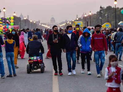 Delhi Weather: 17 साल बाद नवंबर में इतनी ठंड, आई शीत लहर