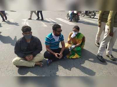 Jharkhand News: झारखंड के परिवहन मंत्री की बेटी का कटा चालान, तो सड़क पर ही दे दिया धरना