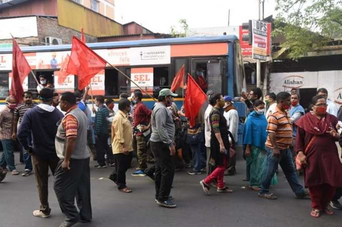 Bharat Bandh: strike supporters showing protest in kolkata and other districts