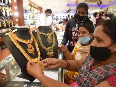 Gold Price Today: বৃহস্পতিবার কলকাতায় সোনা-রুপোর দাম বাড়ল না কমল? জানুন...