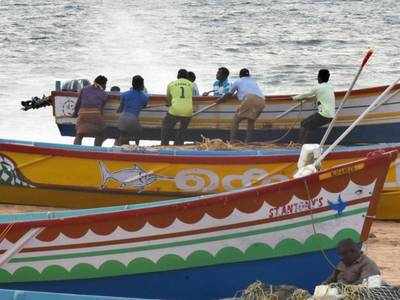 ന്യൂനമർദ്ദം ചുഴലിക്കാറ്റായേക്കും; കേരള തീരത്ത് ജാഗ്രത; മീൻപിടിത്തത്തിന് സമ്പൂർണ നിരോധനം