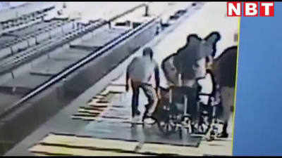 मेट्रो स्टेशन पर बेहोश हुआ शख्स, CISF के जवान ने CPR देकर बचाई जान