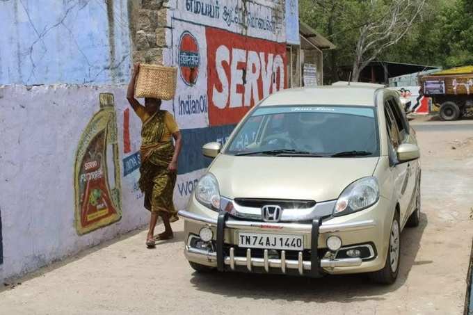 காருக்கு ஹெல்மெட்டா?