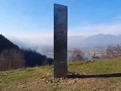 यूटा से गायब धातु का रहस्यमय खंबा अब रोमानिया में दिखा