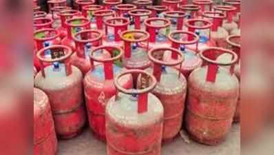 LPG Prices in December 2020: आ गए है गैस सिलेंडर के नए रेट, जानें क्या  हो गई है कीमत