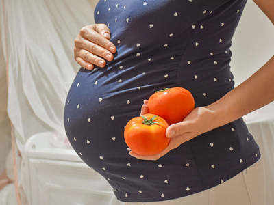 प्रेग्नेंसीमध्ये टोमॅटो खाल्ल्याने आई व बाळाला मिळतात ‘हे’ खास लाभ!