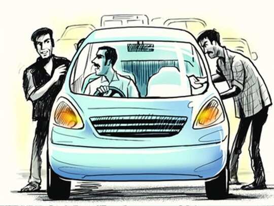 delhi loot crime, एयरपोर्ट जा रहे ड्राइवर को बंधक बनाकर लूटी कार - car robbed by a driver going to airport - Navbharat Times