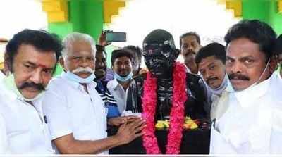 காந்தி அடிக்கல் நாட்டிய மார்க்கெட்டை இடம் மாற்றக்கூடாது