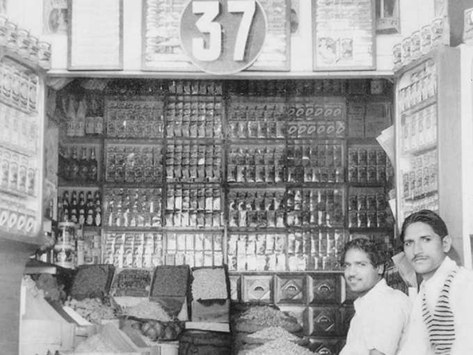 दिल्ली में खोली मसाले की दुकान