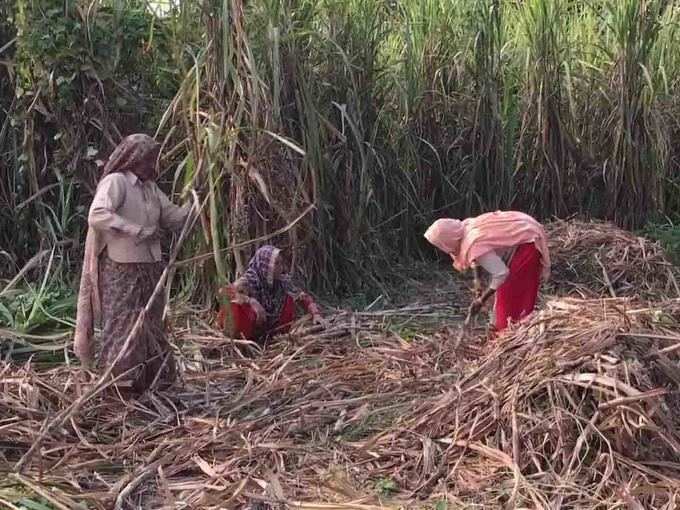 പ്രധാനമന്ത്രി യോഗം വിളിക്കണം