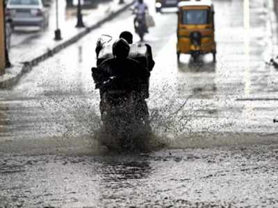 Burevi Cyclone: கன மழை விடாது; தமிழக மக்களே உஷாரா இருங்க - வானிலை ஆய்வு மையம்!