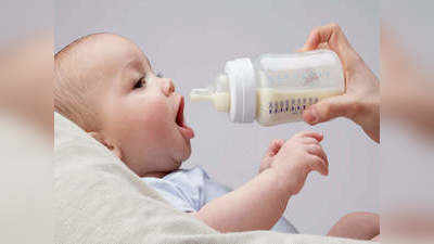 बाळाला कोणत्या वयापासून पाजावं बाटलीने दूध? जेणे करुन पोषक तत्वांशी करावी लागणार नाही तडजोड!