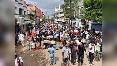 பாபர் மசூதியைக் கொடுத்து விடுங்கள்... இஸ்லாமியர்கள் போராட்டம்