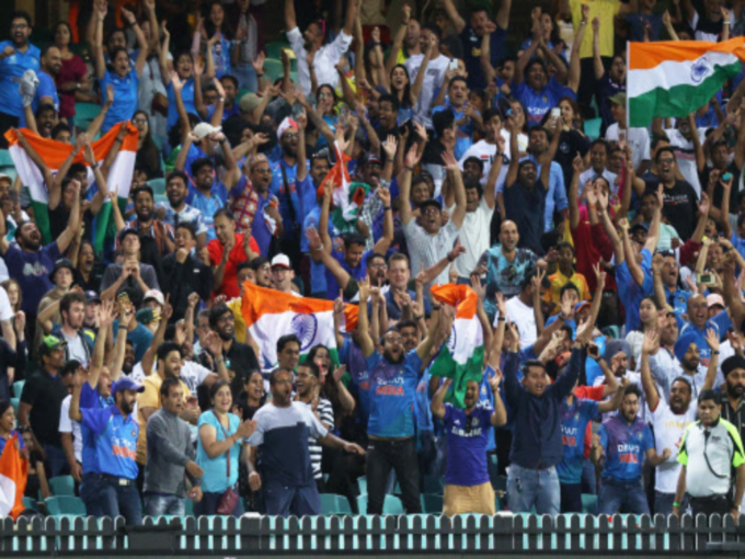 जश्न में डूबे भारतीय क्रिकेट प्रशंसक
