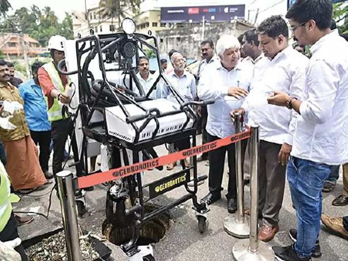 கழிவை அகற்ற மறுக்கும் ரோபோக்கள்!