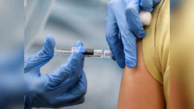 वैक्सीन तैयार तो लगाने से लोग कर रहे इनकार, नौकरी बचाने के लिए वैक्सिनेशन जरूरी पर विचार
