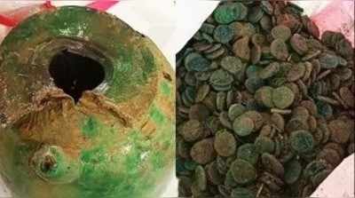 महाराजगंजः नहर की खुदाई में मिला बेशकीमती प्राचीन सिक्कों से भरा घड़ा, पुलिस ने किया जब्त, पुरात्तव विभाग को दी गई सूचना