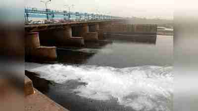 Ammonia level in Yamuna: दिल्लीवाले पीने का पानी जमा कर लें, यमुना में बढ़ा खतरनाक अमोनिया