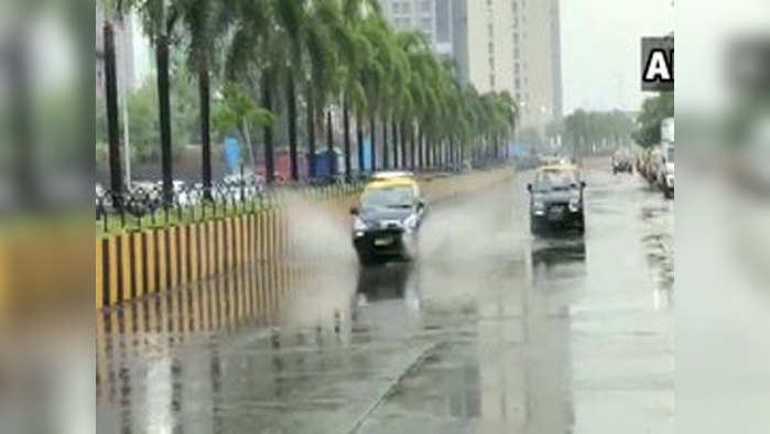 Mausam Live Updates: मुंबई के कई इलाकों में हुई बारिश, दिल्ली में छाया हुआ है कोहरा