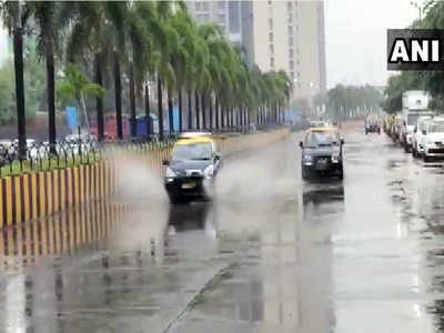 Mumbai Rains: तो पुन्हा आला! घराघरांत छत्र्यांची शोधाशोध