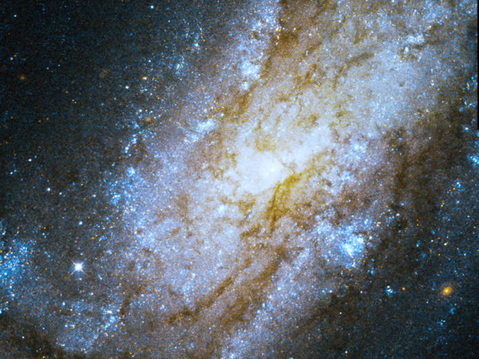 तस्वीरों में 30 आकाशगंगाएं, सितारों के क्लस्टर