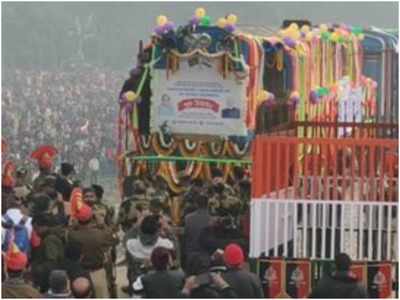 India-Bangladesh Train News: भारत और बांग्लादेश के बीच 55 साल बाद फिर से चली ट्रेन, देखें ये तस्वीरें