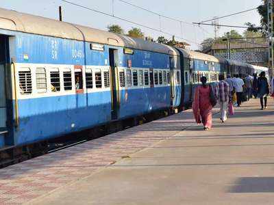 Punjab kisan agitation: रेलवे ने रद्द कीं 4 स्पेशल ट्रेनें और 7 ट्रेनों का बदला रास्ता, यहां देखिए पूरी लिस्ट