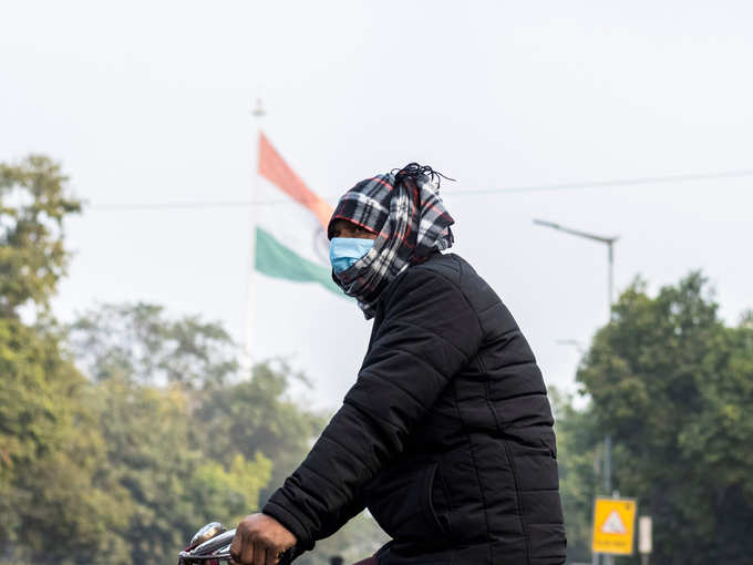 3.5 डिग्री तापमान पर ठिठुरी दिल्ली