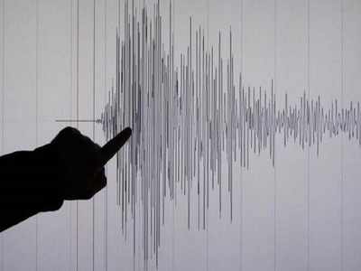 Earthquake alert: দিল্লিতে রাতে ভূমিকম্প, ঘর ছেড়ে লোকজন নেমে এল রাস্তায়