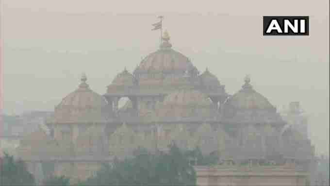 दिल्‍ली में ठंड बढ़ी, AQI आज भी खराब