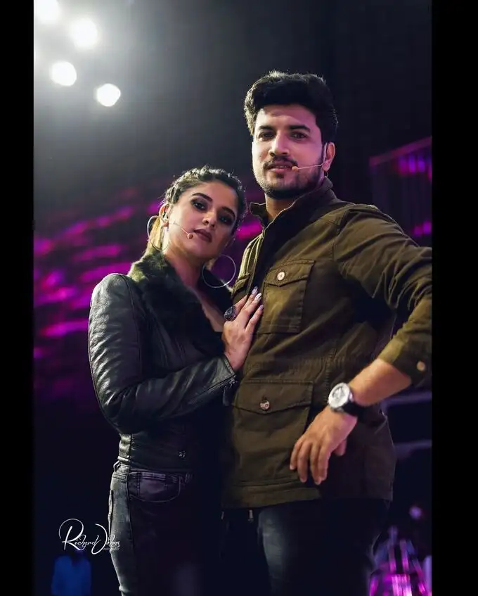 ഷിറ്റു എന്ന് ഇരുവരും പരസ്പരം അഭിസംബോധന ചെയ്യുന്നതിന് പിന്നിൽ