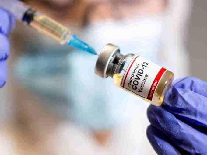 वैक्‍सीनेशन सेंटर पर क्‍या करना है?