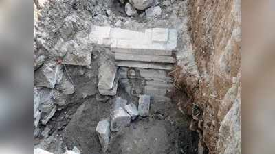 Ujjain: महाकाल मंदिर परिसर में मिले प्राचीन अवशेष, अब पुरातत्वविदों की निगरानी में होगी खुदाई