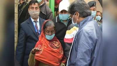 Jharkhand News: शिकायतें सुन रहे थे हेमंत सोरेन, तभी पहुंची महिला, बोली- साहब! CSP संचालक ने धोखे से निकाल लिए मेरे रुपये