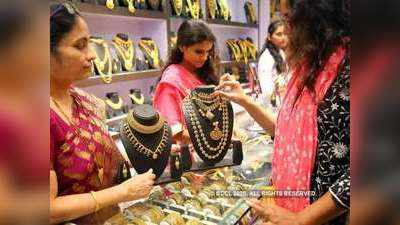 Gold Price Today: लगातार बढ़ रही है सोने की चमक, जानिए अब कितने रुपये में मिल रहा है एक तोला सोना!