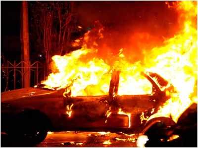Horrible Accident At Yamuna Expressway: हमें बचा लो, हमें बचा लो.... जलती कार में चीखों से गूंज उठा यमुना एक्सप्रेसवे