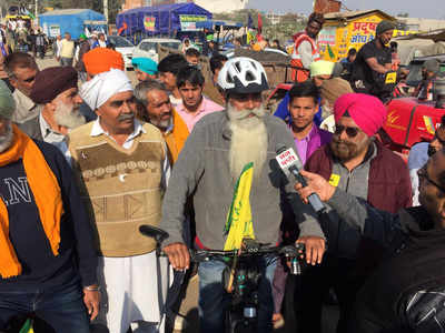 Farmers Protest: आंदोलन में 265 Km साइकल चलाकर पहुंचे 67 साल के बुजुर्ग