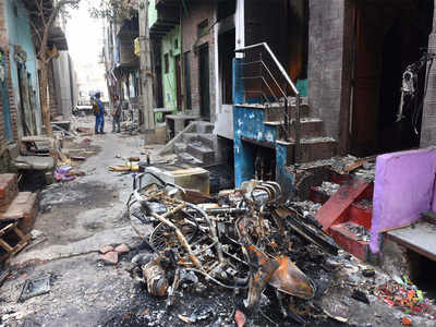 दिल्ली दंगा पीड़ितों का आरोप, शिकायत वापस लेने का दबाव बना रहे अधिकारी