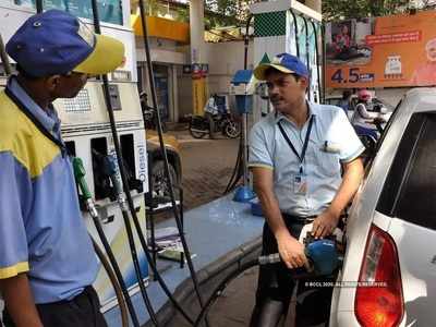 Petrol Diesel Price Today: দেশে এখনও রেকর্ড দামে বিক্রি হচ্ছে পেট্রল-ডিজেল, জানুন সোমবারের আপডেট...