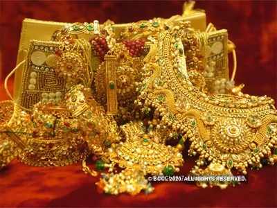 Gold Price Today: সোমবার সোনা-রুপোর দাম কত? এক ক্লিকেই সব তথ্য...