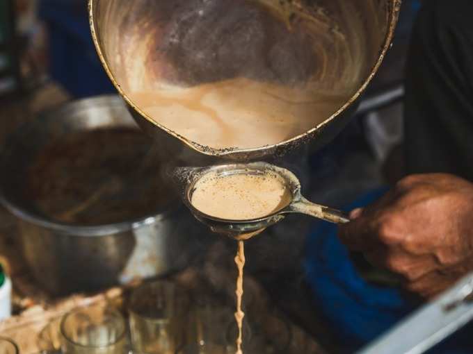 ​स्टेटस सिंबल बन रहा है कुल्हड़ में चाय पीना