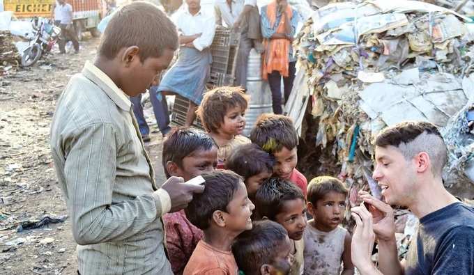 উৎসবের আনন্দ সবার মধ্যে ভাগ করে নিন